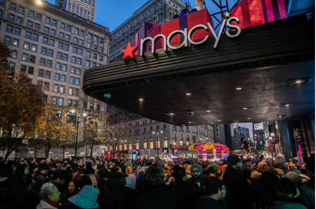 Macy's cuts 3,900 corporate jobs as layoffs hit headquarters Macy's cuts 3,900 corporate jobs as layoffs hit headquarters