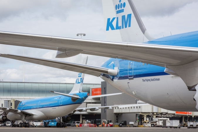 Air France-KLM's $3.8 Billion Dutch aid comes with strings Air France-KLM's $3.8 Billion Dutch aid comes with strings
