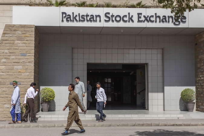 Attack on Pakistan exchange leaves gunmen, three others dead Attack on Pakistan exchange leaves gunmen, three others dead