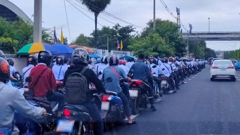 Poor screening process at college causes traffic pileup Poor screening process at college causes traffic pileup