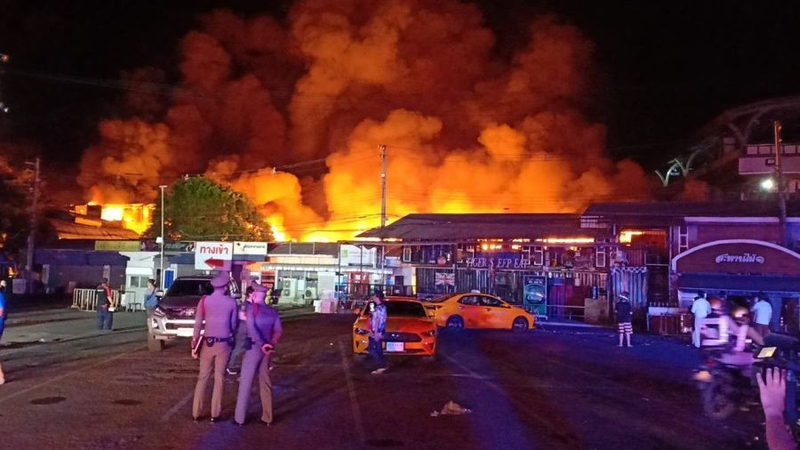 Fire breaks out at Bangkok's Ying Charoen Market Fire breaks out at Bangkok's Ying Charoen Market