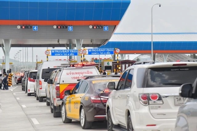Tollway fees exempted on two routes for long weekend Tollway fees exempted on two routes for long weekend