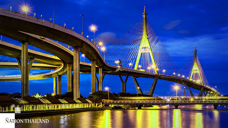 Bangkok bridges light up to celebrate King’s birthday Bangkok bridges light up to celebrate King’s birthday