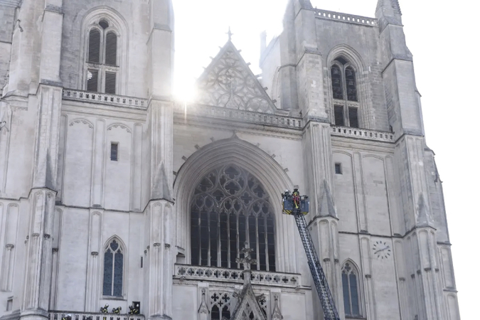 France opens arson probe after fire at cathedral in Nantes France opens arson probe after fire at cathedral in Nantes