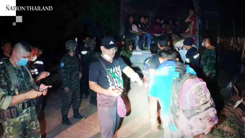 Suspicious truck found ‘packed’ with illegal migrants in Sa Kaew Suspicious truck found ‘packed’ with illegal migrants in Sa Kaew