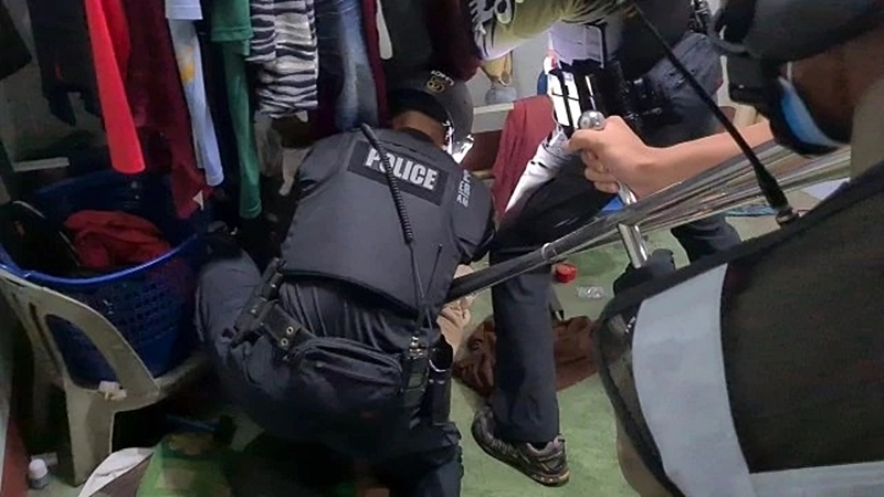 Unstable druggie goes berserk, attacks 13-year-old relative Unstable druggie goes berserk, attacks 13-year-old relative