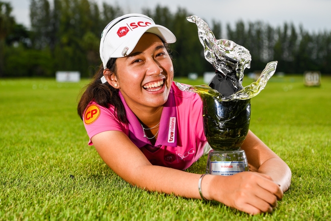 Record-breaking Atthaya lifts first pro title at 17 Record-breaking Atthaya lifts first pro title at 17
