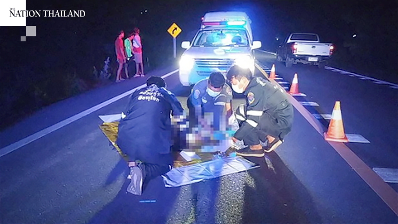 Woman jumps in front of pickup truck, dies after being hit, run over Woman jumps in front of pickup truck, dies after being hit, run over