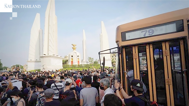 Police insist official document not meant as an order to detain protesters Police insist official document not meant as an order to detain protesters