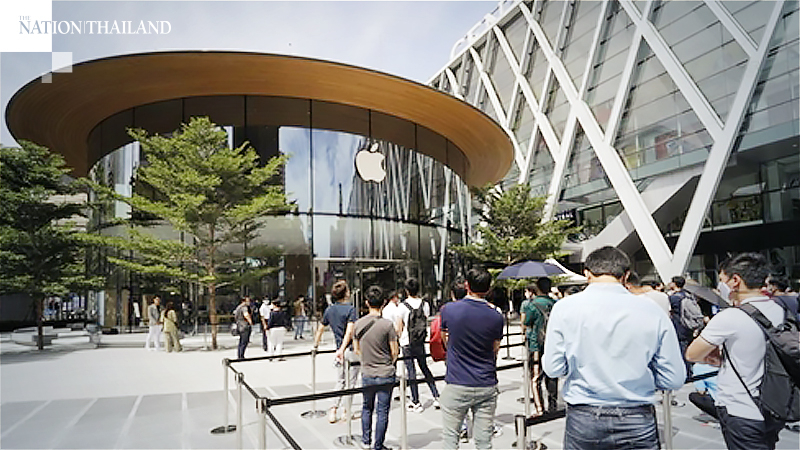 Apple opens largest retail shop at CentralWorld Apple opens largest retail shop at CentralWorld