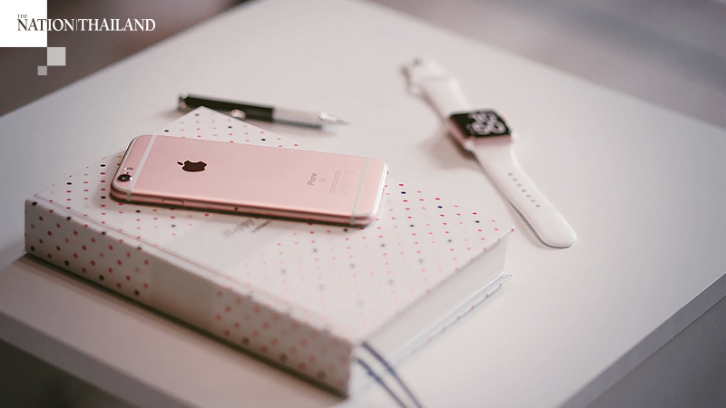 Strong sales in China boost Apple blockbuster quarter Strong sales in China boost Apple blockbuster quarter