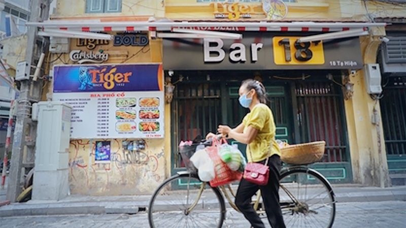 Hanoi orders shutdown of bars, karaoke venues and roadside stalls starting August 1 Hanoi orders shutdown of bars, karaoke venues and roadside stalls starting August 1