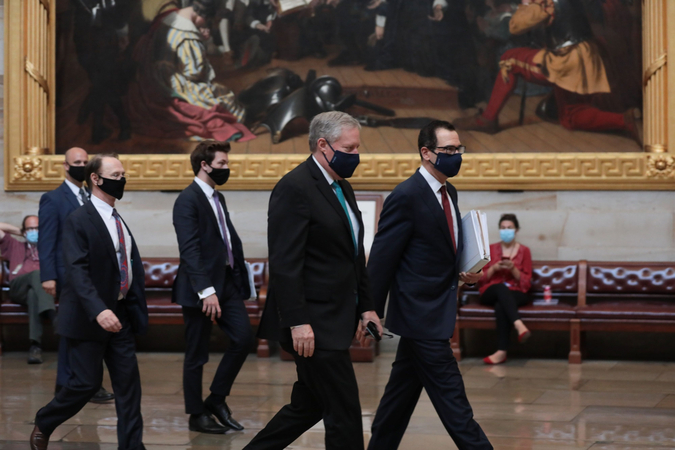 From right: Steven Mnuchin, U.S. Treasury secretary and Mark Meadows, White House chief of staff, arrive for a meeting at the at the US Capitol in Washington on Aug. 5, 2020. CREDIT: Bloomberg photo by Cheriss May.