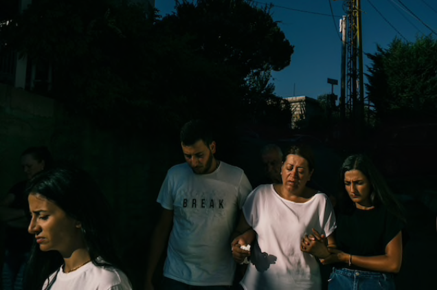 'Resign or hang': Protesters in devastated Beirut turn fury on Lebanon's leaders 'Resign or hang': Protesters in devastated Beirut turn fury on Lebanon's leaders