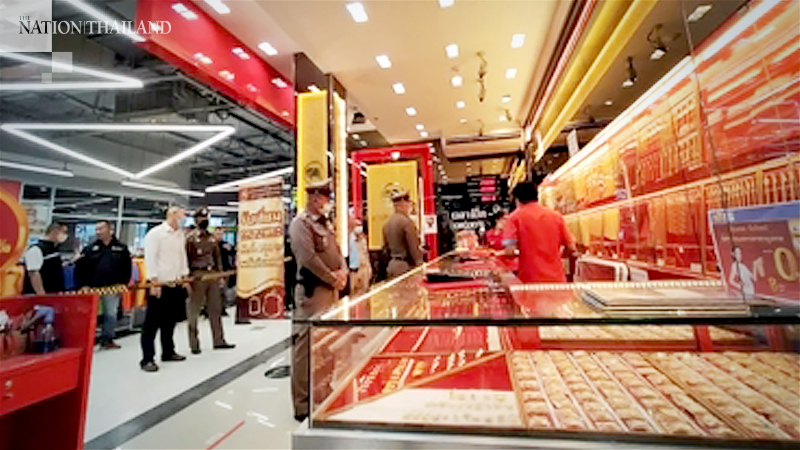 Over Bt1-million jewellery robbed at gunpoint from shop in less than a minute Over Bt1-million jewellery robbed at gunpoint from shop in less than a minute