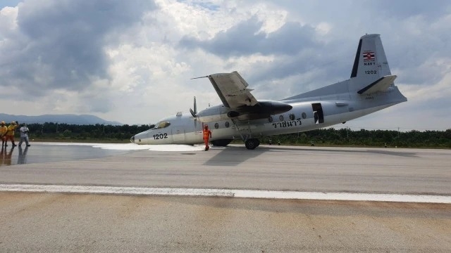 Narathiwat Airport closes temporarily after Navy plane makes emergency landing Narathiwat Airport closes temporarily after Navy plane makes emergency landing