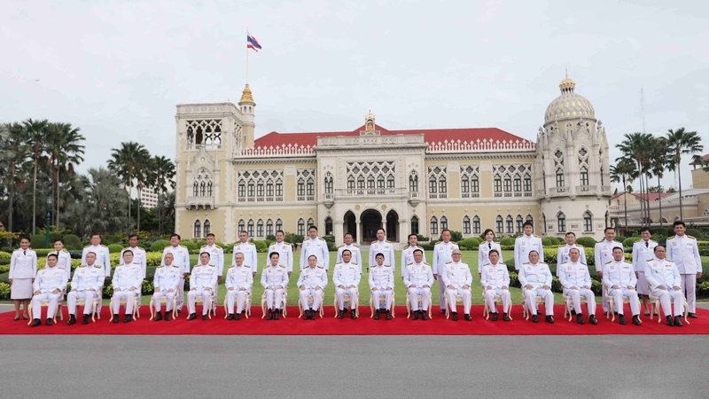 'Prayut 2/2' Cab gather for group photo, meeting 'Prayut 2/2' Cab gather for group photo, meeting