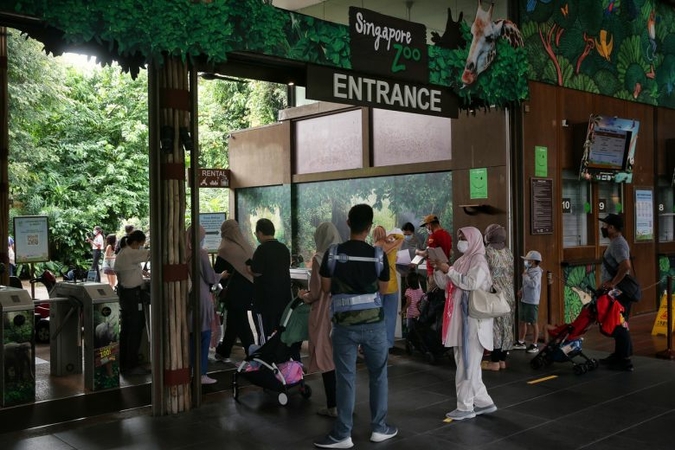 ingaporeans will be given $320 million in 