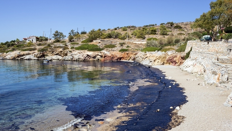 Residents of East Nusa Tenggara affected by the 2009 Montara Oil Spill demand that the Thai-based oil company PTTEP Australasia and the Australian government pay compensation for damages caused by the incident. (Shutterstock/Korelidou Mila)
