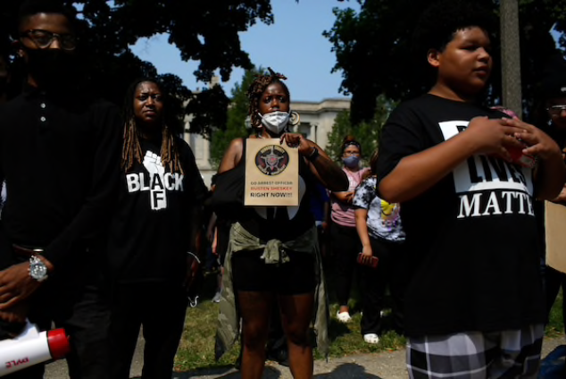 National Guard is called to Kenosha after Wisconsin officers shoot Black man in back National Guard is called to Kenosha after Wisconsin officers shoot Black man in back