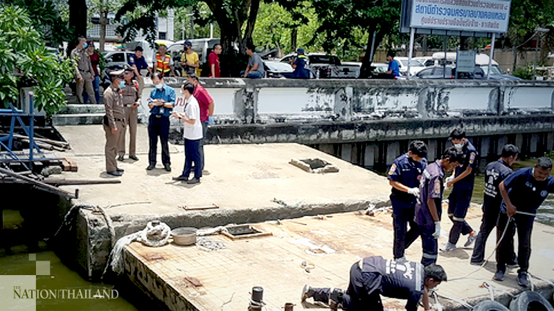 Man, 65, suspected to have committed suicide by jumping into Chao Phraya Man, 65, suspected to have committed suicide by jumping into Chao Phraya