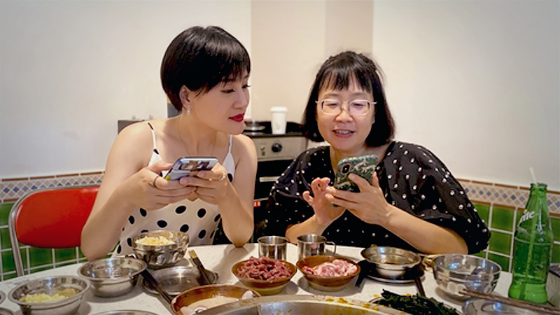China promotes safer hotpot dining through 'serving chopsticks' China promotes safer hotpot dining through 'serving chopsticks'