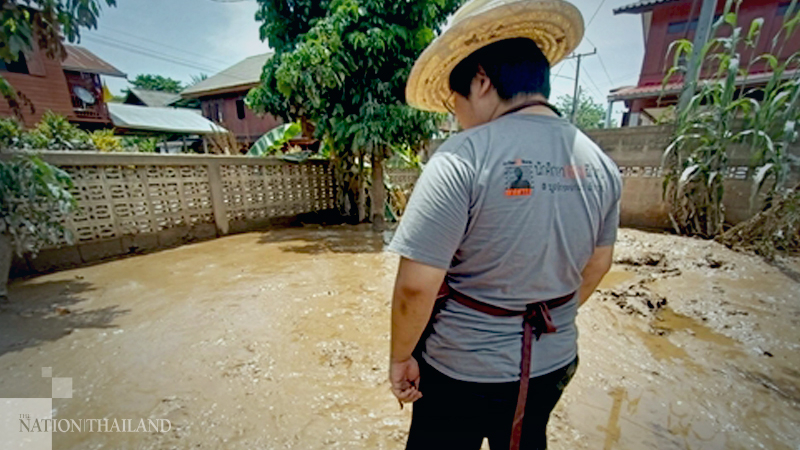 Foundation seeks volunteers to remove huge amount of mud in flood-hit Nan Foundation seeks volunteers to remove huge amount of mud in flood-hit Nan