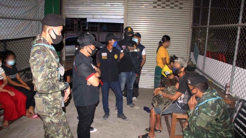 11 illegal migrants detained in Mae Sot, two found to have high fever 11 illegal migrants detained in Mae Sot, two found to have high fever