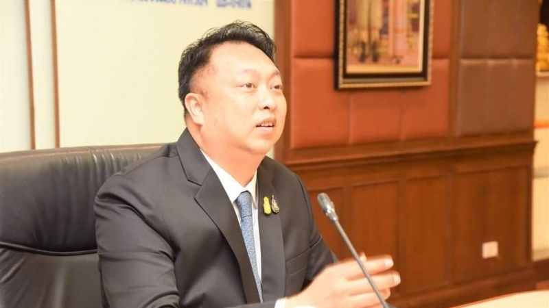 Labour Minister Suchart Chomklin