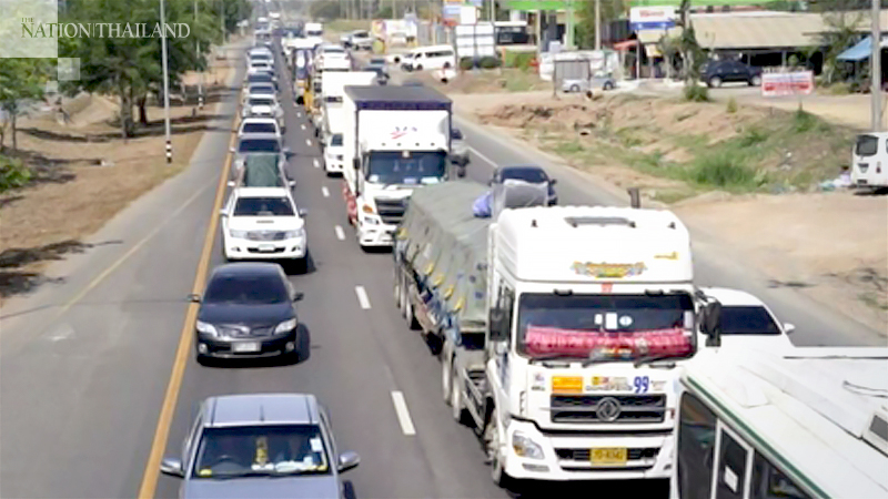 Trucks urged to steer clear of highways during long holiday weekend Trucks urged to steer clear of highways during long holiday weekend