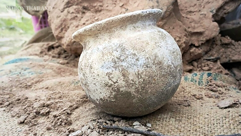 Fine Arts Department retrieves 1,500-year-old items discovered in Surin Fine Arts Department retrieves 1,500-year-old items discovered in Surin