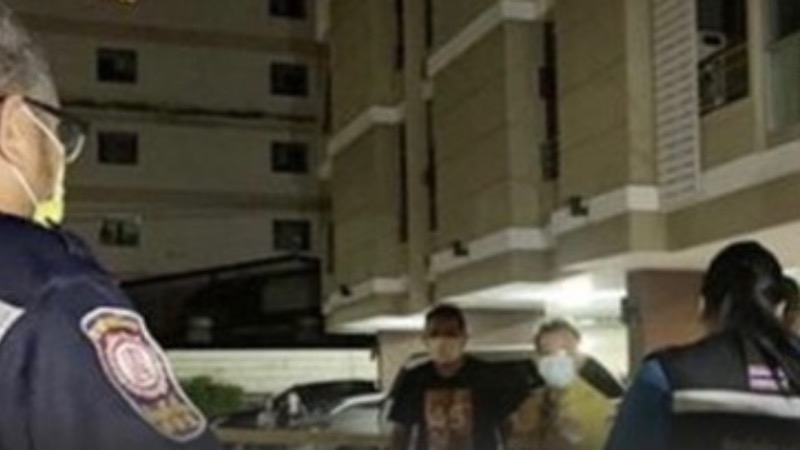Woman 'falls to her death' from balcony of 8th-floor condo Woman 'falls to her death' from balcony of 8th-floor condo