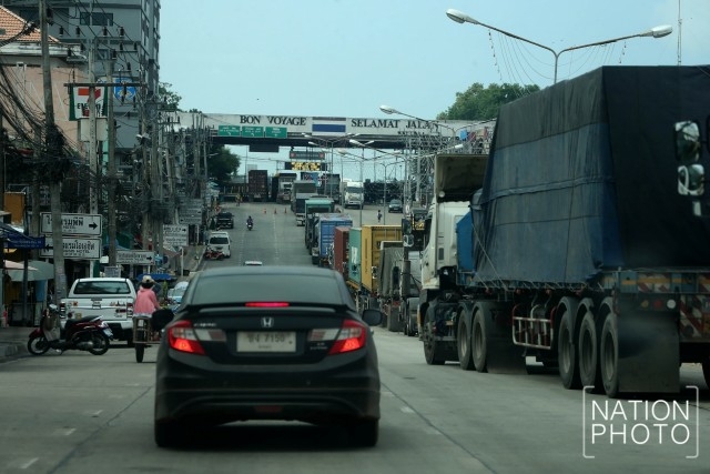 Malaysia shuts border checkpoint with Thailand to control Covid-19 Malaysia shuts border checkpoint with Thailand to control Covid-19
