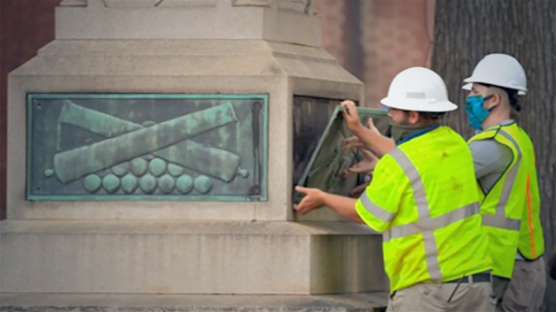Charlottesville taking down Confederate statue near the site of violent Unite the Right rally Charlottesville taking down Confederate statue near the site of violent Unite the Right rally