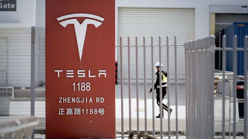 Tesla plans to start shipping out cars made at Shanghai Gigafactory Tesla plans to start shipping out cars made at Shanghai Gigafactory