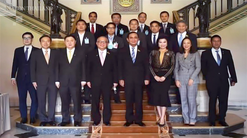Prayut meets economists to exchange views on Thailand’s future Prayut meets economists to exchange views on Thailand’s future