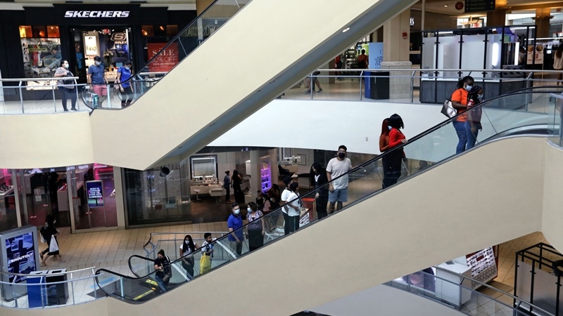Shoppers at the Queens Center shopping mall in the Queens borough of New York on Sept. 9, 2020. MUST CREDIT: Bloomberg photo by Peter Foley.