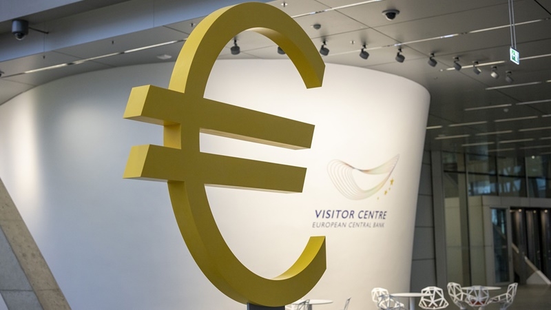 ECB moves closer to lifting bank dividend ban by next year ECB moves closer to lifting bank dividend ban by next year