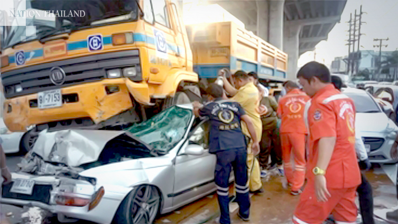 Grisly accident in Minburi kills one, injures two Grisly accident in Minburi kills one, injures two