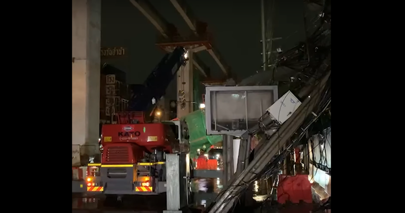 No casualties as Yellow Line scaffolding collapses in Lat Phrao No casualties as Yellow Line scaffolding collapses in Lat Phrao