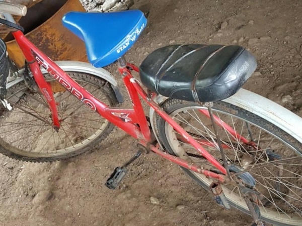 Buri Ram thief steals pickup, but leaves his bike behind Buri Ram thief steals pickup, but leaves his bike behind