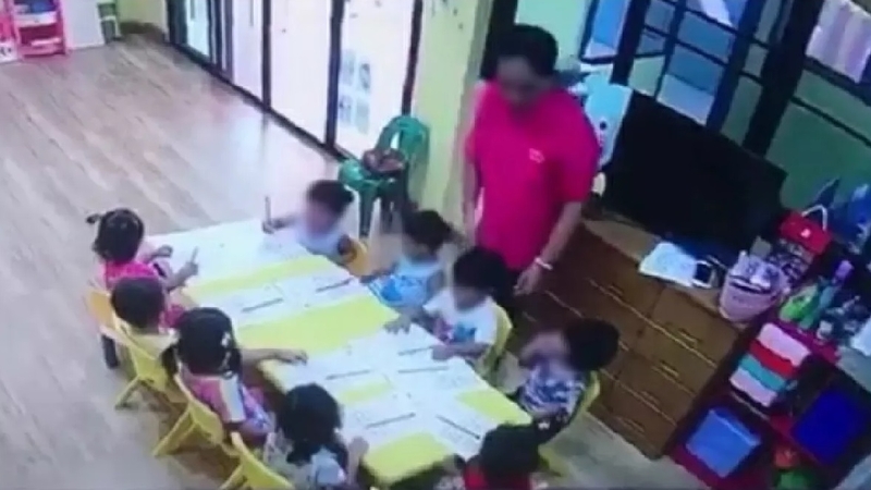 Nakhon Pathom couple demand justice for son hurt after being pinched by teacher Nakhon Pathom couple demand justice for son hurt after being pinched by teacher