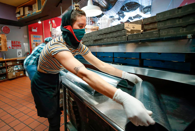 Layoffs continue as jobless claims remain high Layoffs continue as jobless claims remain high