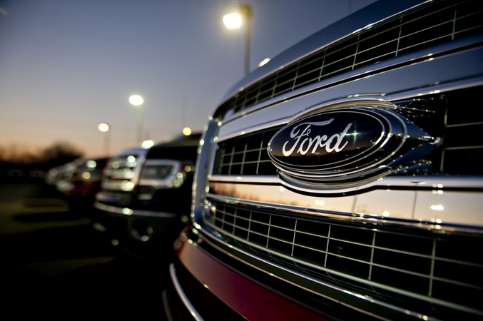 Ford sales top expectations as industrywide deliveries surge Ford sales top expectations as industrywide deliveries surge