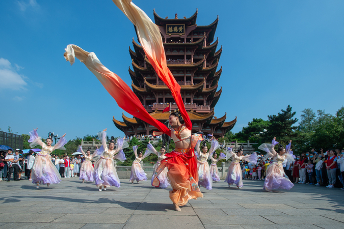 Pent-up demand drives tourism resurgence over holiday Pent-up demand drives tourism resurgence over holiday