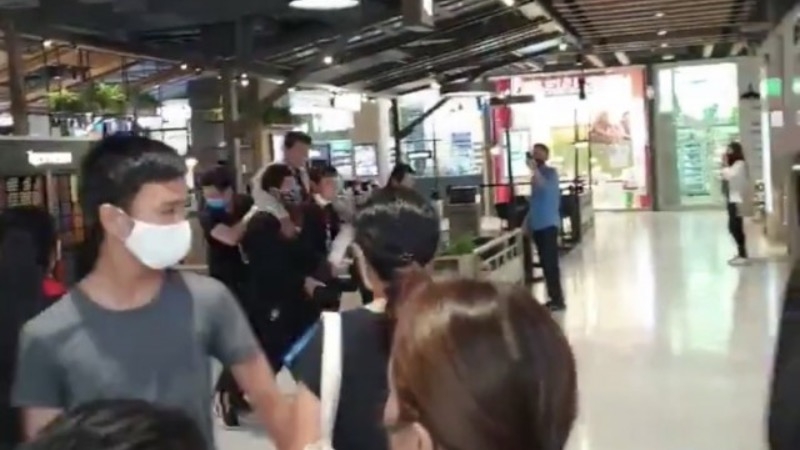 Ex-convict goes on stabbing spree at Bangkok mall when told to wear mask Ex-convict goes on stabbing spree at Bangkok mall when told to wear mask