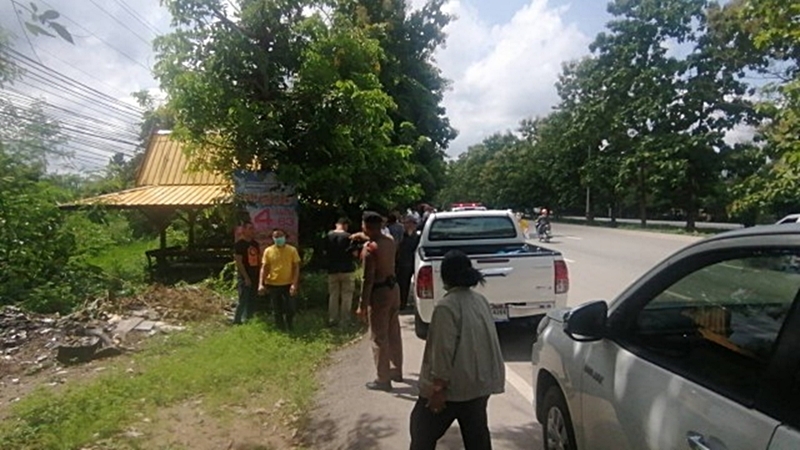 Mentally disabled woman hangs herself in Lampang bus station Mentally disabled woman hangs herself in Lampang bus station