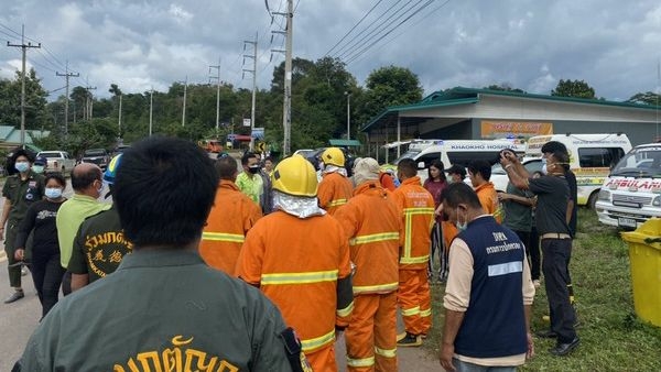 Locals evacuated after gas leak at Khao Kho ice factory Locals evacuated after gas leak at Khao Kho ice factory