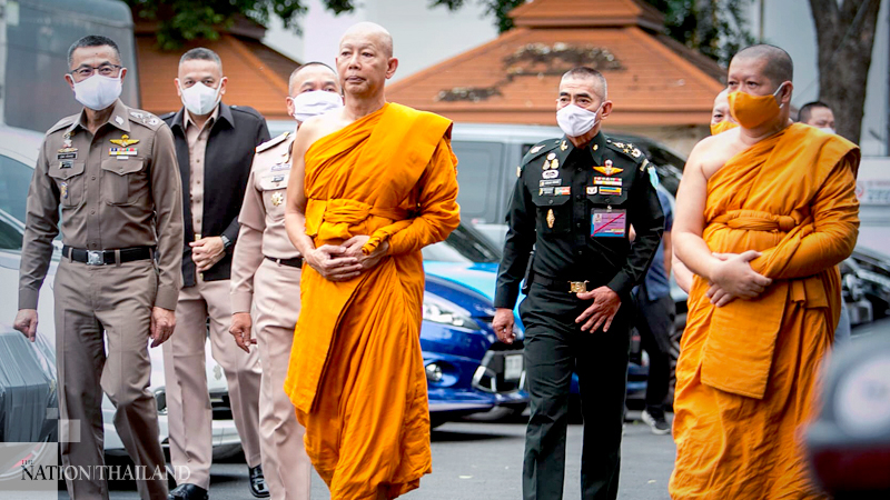 Former Army chief takes on saffron robes Former Army chief takes on saffron robes