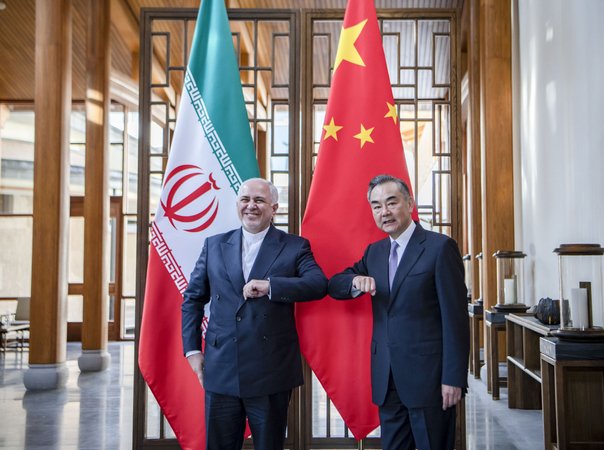 State Councilor and Foreign Minister Wang Yi (R) meets with Iranian Foreign Minister Mohammad Javad Zarif in Tengchong, Yunnan province on Oct 10, 2020. [Photo/Xinhua]
